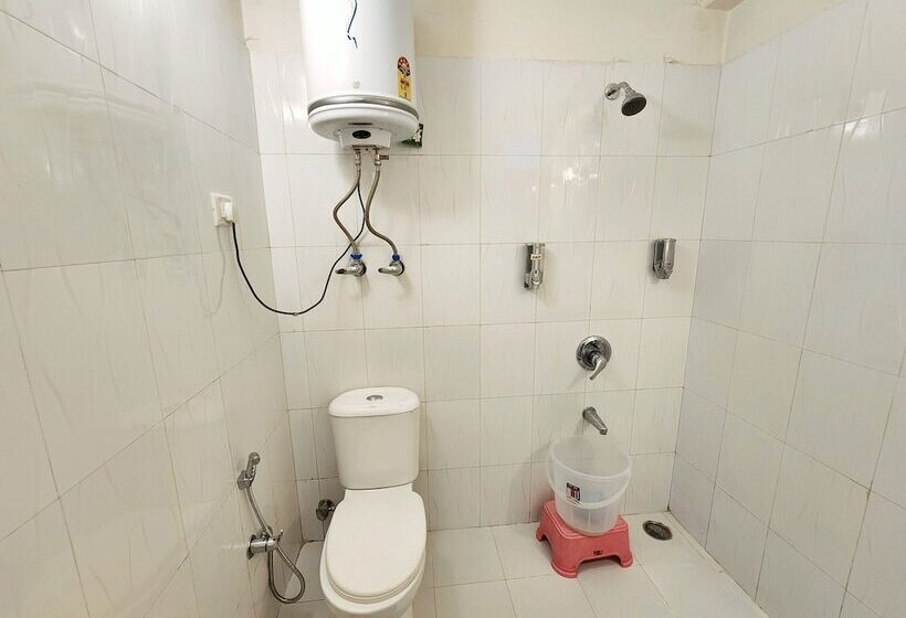 Page 3   A Riverside Hotel And Bar