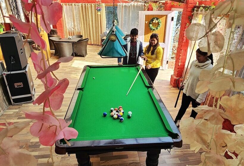 Page 3   A Riverside Hotel And Bar