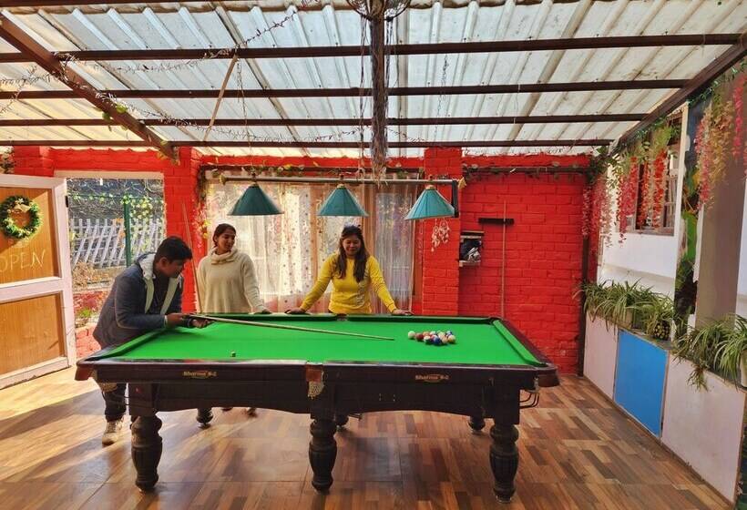 Page 3   A Riverside Hotel And Bar