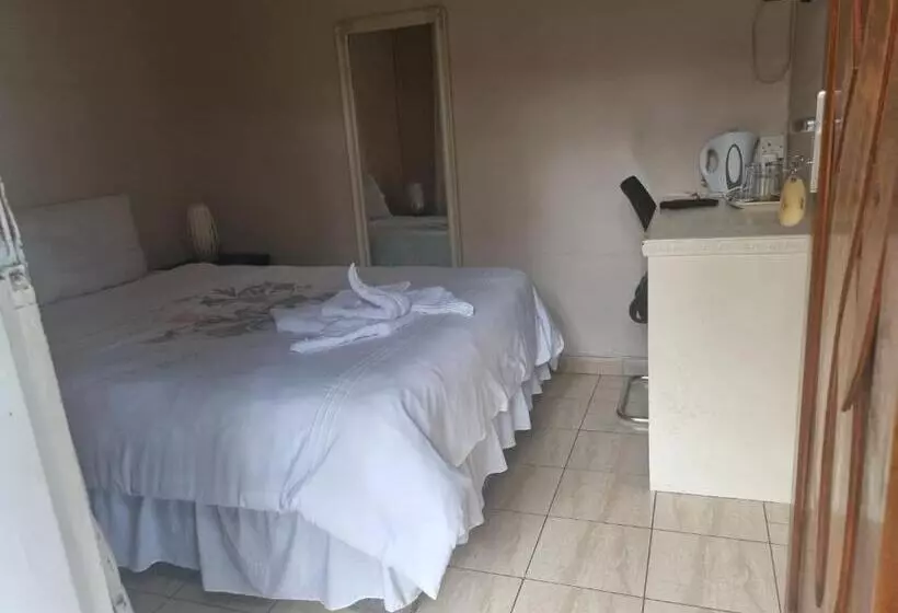 پانسیون Apelles Palace Guest House