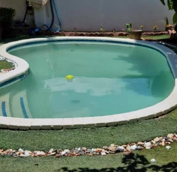 پانسیون Apelles Palace Guest House
