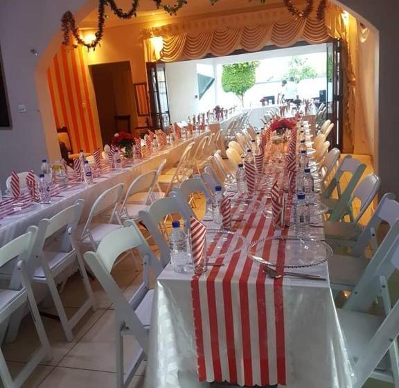 פנסיון Apelles Palace Guest House