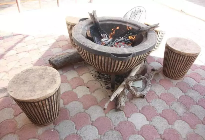 پانسیون Apelles Palace Guest House