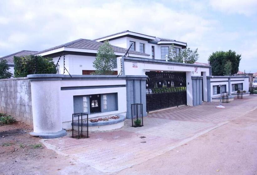 פנסיון Apelles Palace Guest House