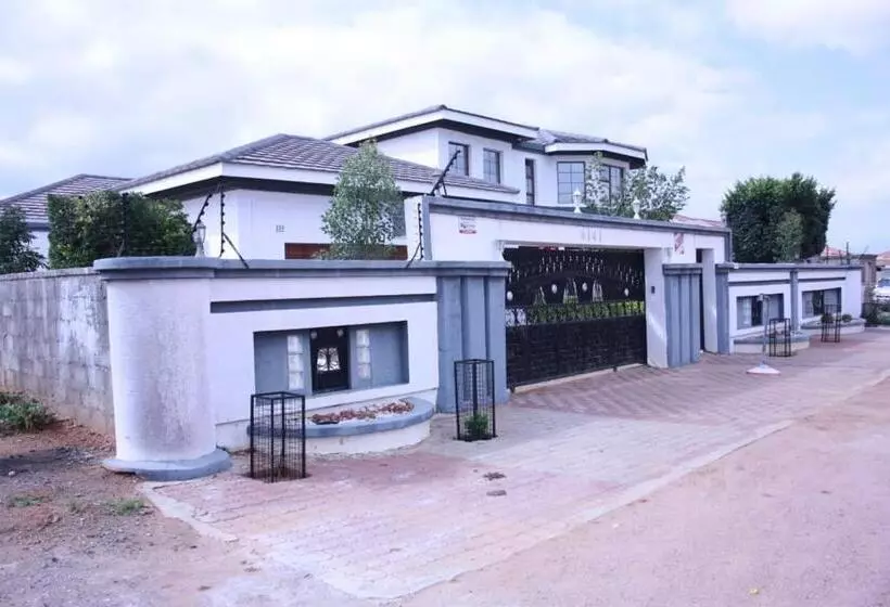 پانسیون Apelles Palace Guest House