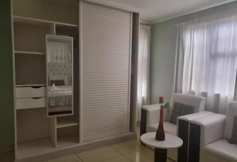 پانسیون Apelles Palace Guest House