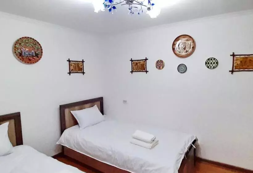 ペンション Guesthouse Anora