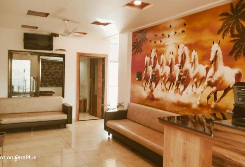 ペンション Darshan & Guesthouse