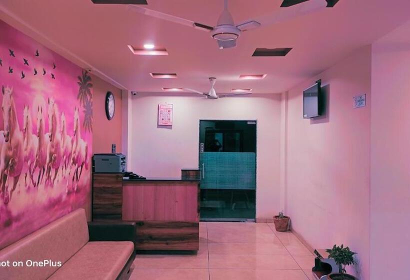 ペンション Darshan & Guesthouse