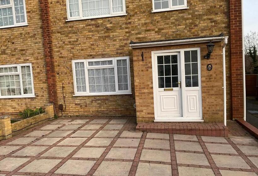 Пансион Maye House