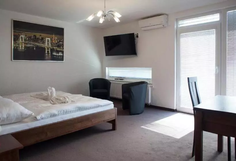 ペンション Penzión Arizona