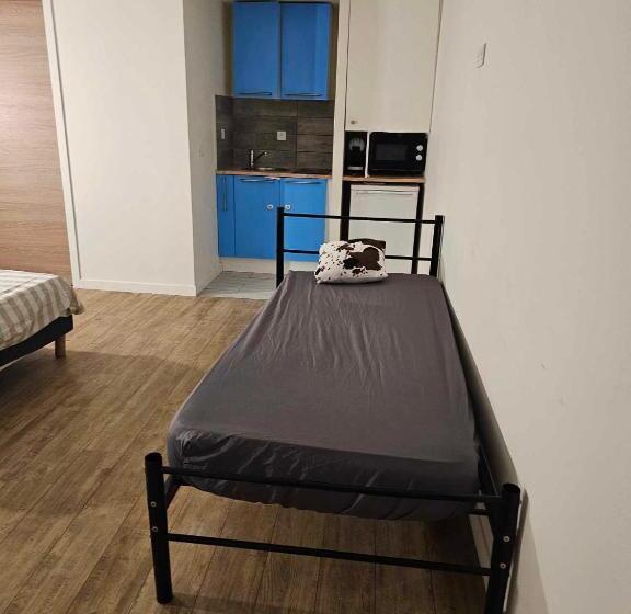 פנסיון Un Petit Studio Moderne Et Conviviale