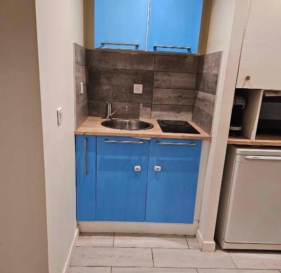 פנסיון Un Petit Studio Moderne Et Conviviale