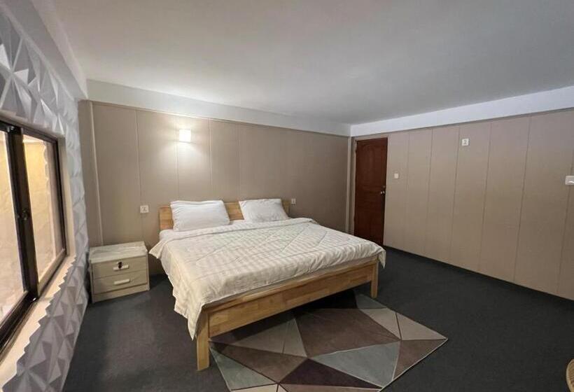 Пансион White House Guesthouse