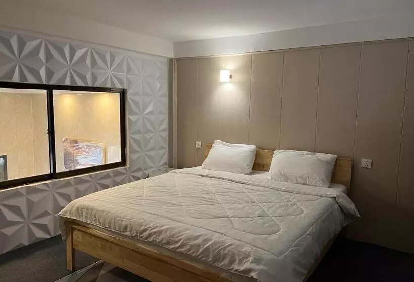 ペンション White House Guesthouse