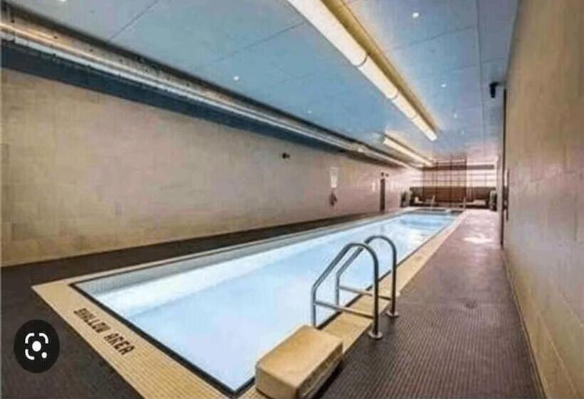 هاستل Royal Inn