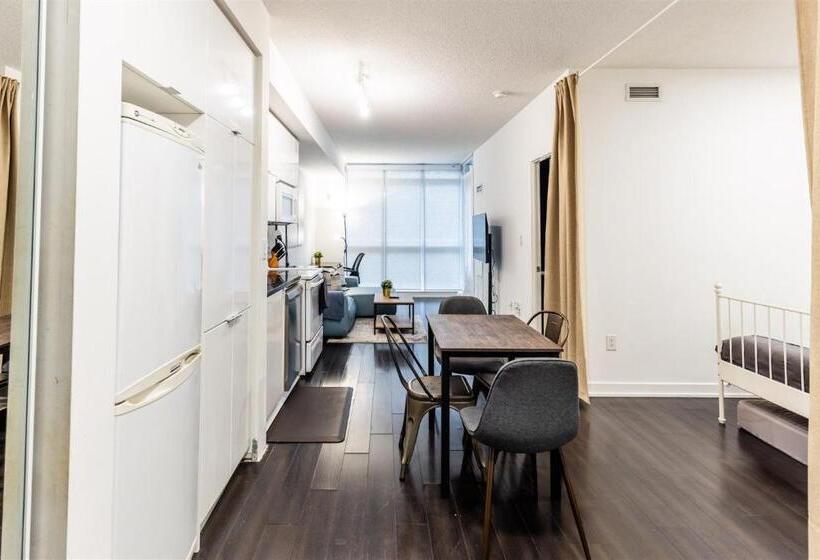 هاستل Royal Inn