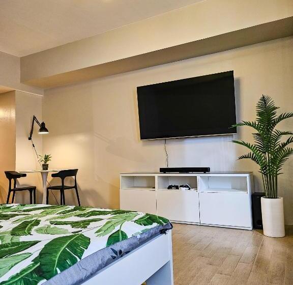 Brand New Central Convenience Studio Condo With Balcony In Araneta City Cubao
