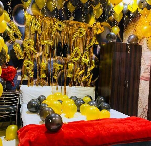 호텔 Lovish Appartment Luxury Rooms Special Designed For Families, Students, Couples, Parents