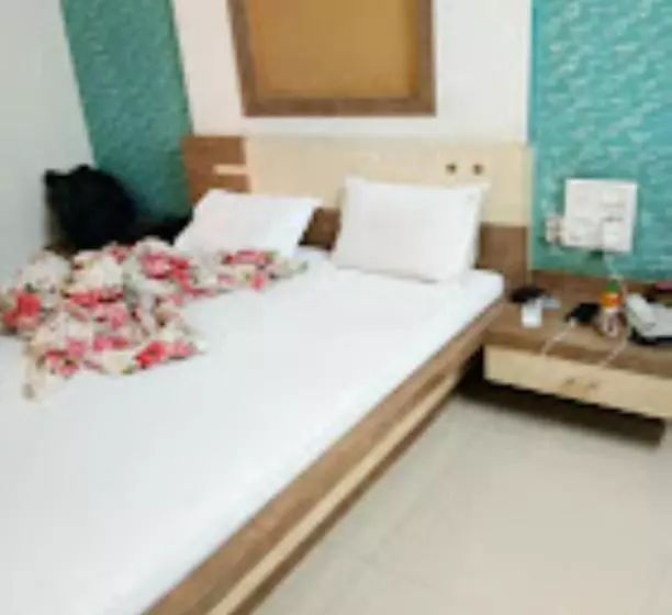 Hôtel Rasraj , Dhule