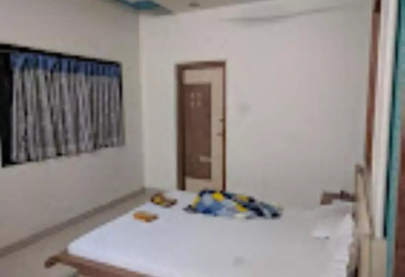 Hôtel Rasraj , Dhule