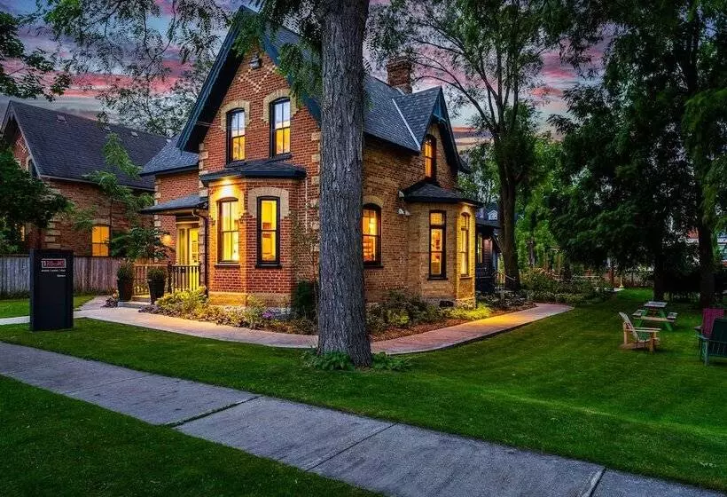 Hotelli Somewhere Inn Collingwood