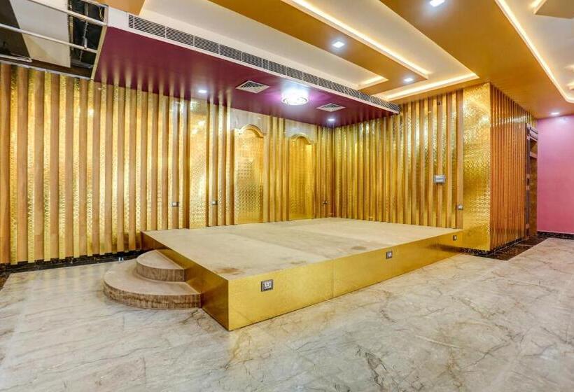 Oyo Hotel Ashok Vihar