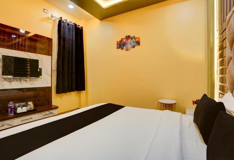 Oyo Hotel Ashok Vihar