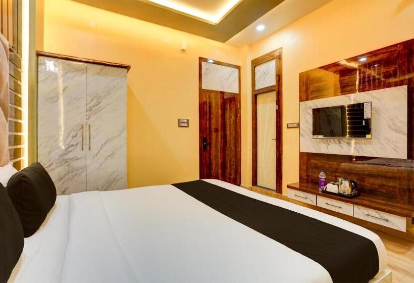 Oyo Hotel Ashok Vihar