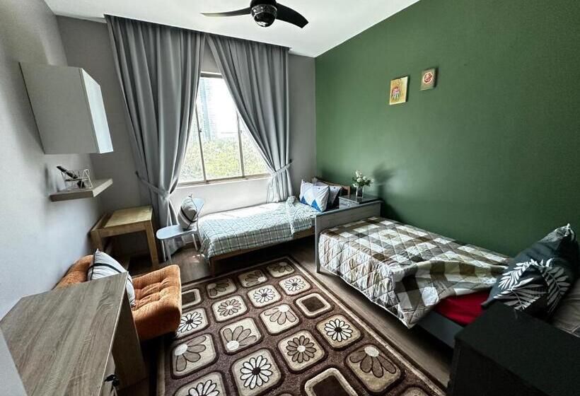 Panzió Hygienic Cyberjaya Landed Homestay, Free Wifi, Free Parking, Self Check In