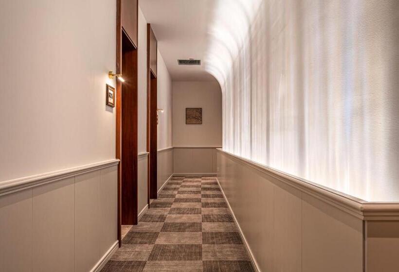 Wuxuan Hotel Zhuangyuanbei Subway Station