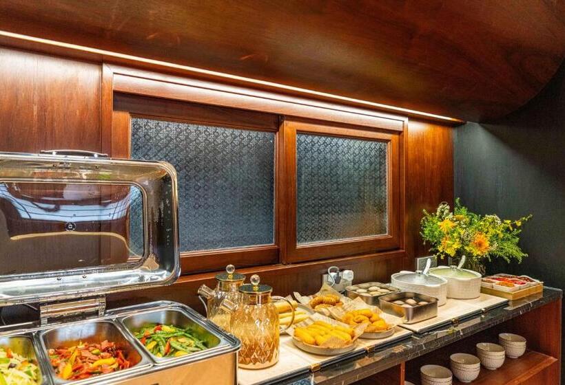 Wuxuan Hotel Zhuangyuanbei Subway Station