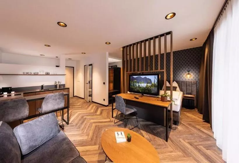 Zeit Und Raum Hotel   Self Check In