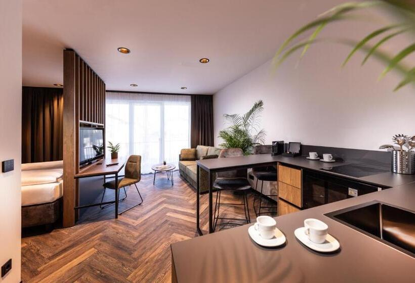 Zeit Und Raum Hotel   Self Check In