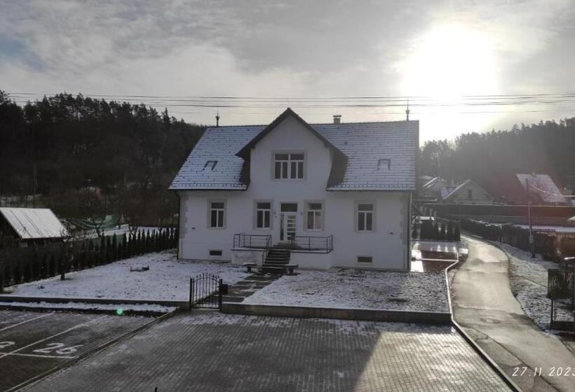 住宿加早餐 Frejstejn House, Artist S Residence