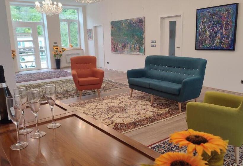 住宿加早餐 Frejstejn House, Artist S Residence