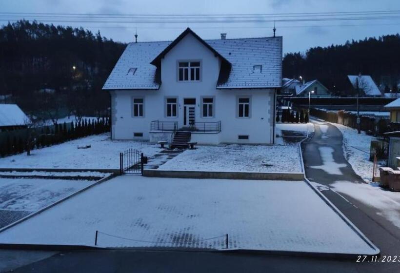 住宿加早餐 Frejstejn House, Artist S Residence