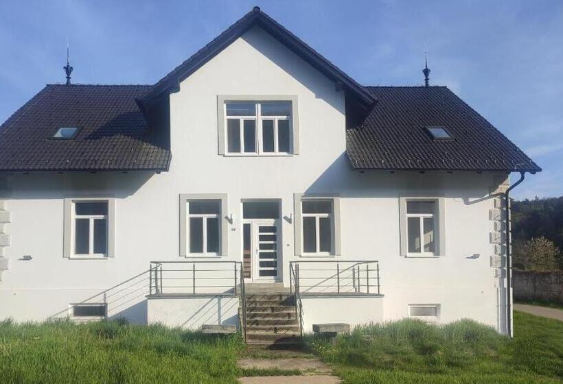 住宿加早餐 Frejstejn House, Artist S Residence