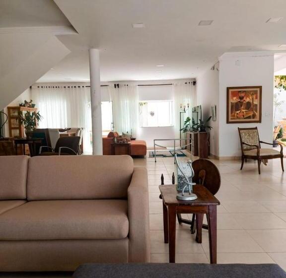 تختخواب و صبحانه Pousada Hórus