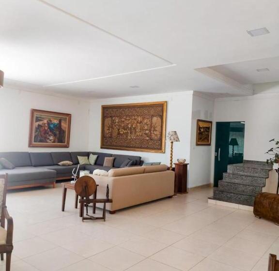 تختخواب و صبحانه Pousada Hórus