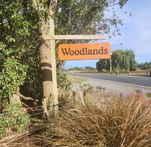 ベッドアンドブレックファースト Woodlands