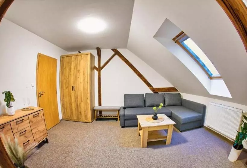 Hotelli A Restaurace Růže