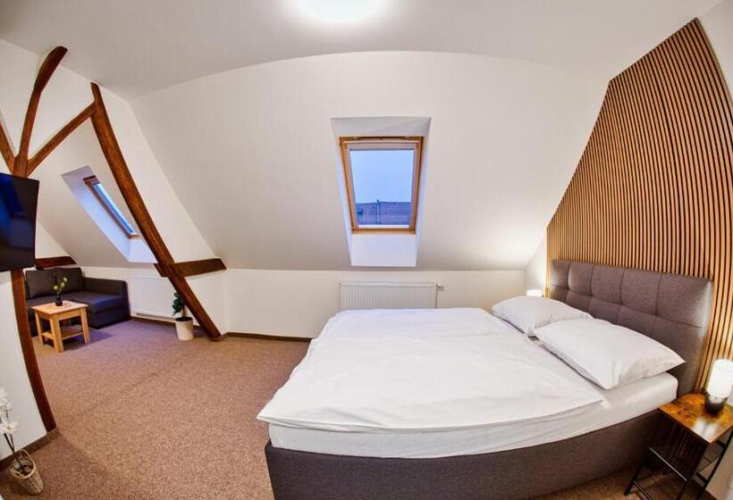 Hotel A Restaurace Růže