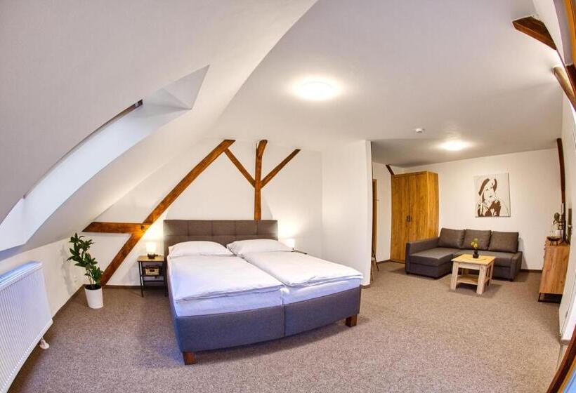 Hotel A Restaurace Růže