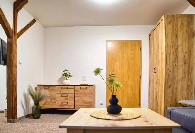 Hotelli A Restaurace Růže