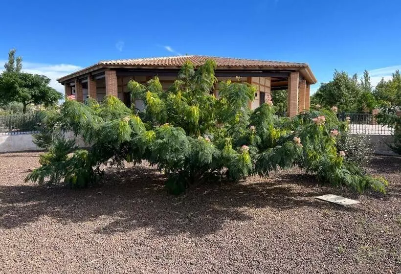 هتل Finca Alarcos