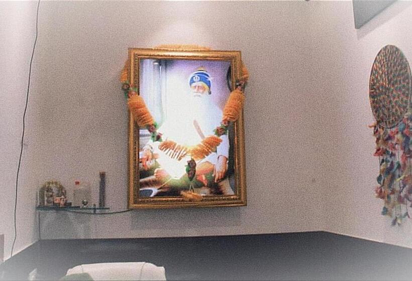 Отель Noor Residency Golden Temple Market High Rated