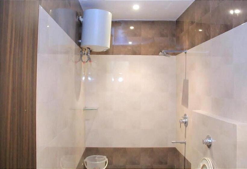 Отель Noor Residency Golden Temple Market High Rated