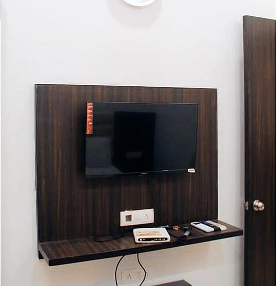 Отель Noor Residency Golden Temple Market High Rated