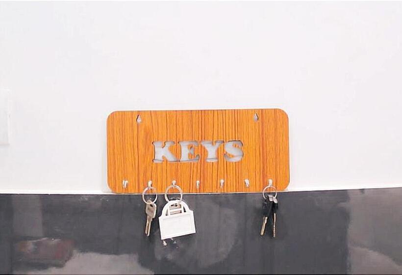 Отель Noor Residency Golden Temple Market High Rated